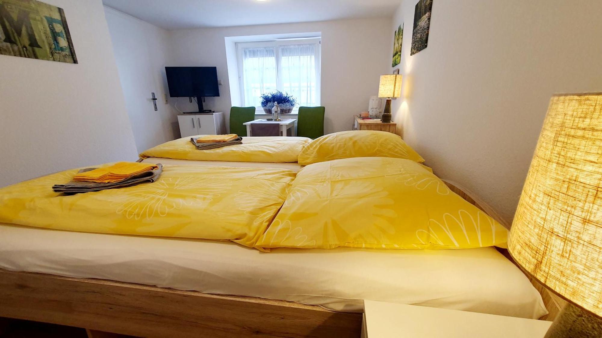 Apartment Gruener Fuerst Mit Sitzecke Im Innenhof & Naehe Park & Erdgeschoss Bad Muskau Rom bilde