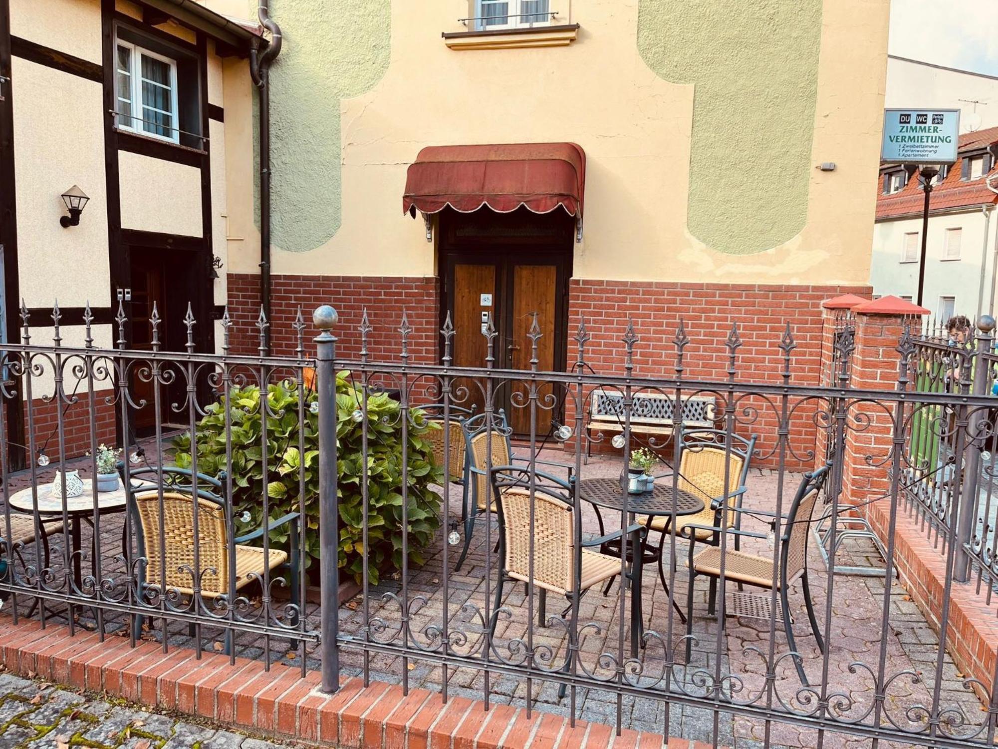 Apartment Gruener Fuerst Mit Sitzecke Im Innenhof & Naehe Park & Erdgeschoss Bad Muskau Eksteriør bilde